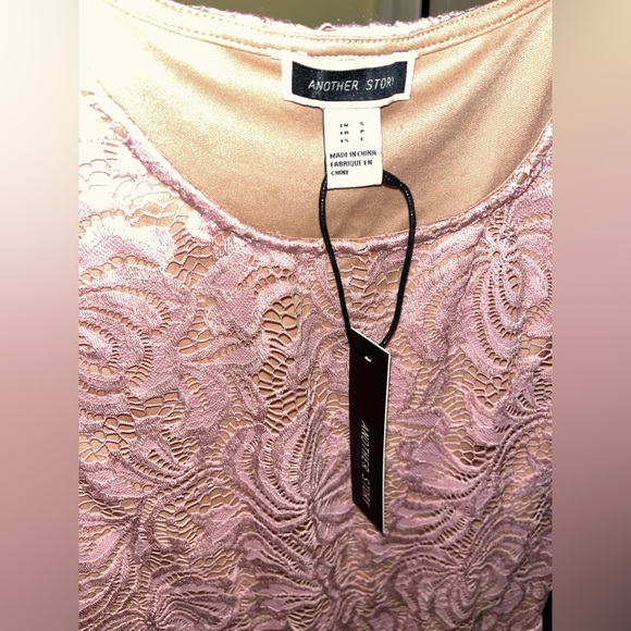 Women’s Peplum Top-**NEVER WORN** - Picture 5 of 5